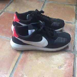 Nike Roshe LD-1000 Sneakers